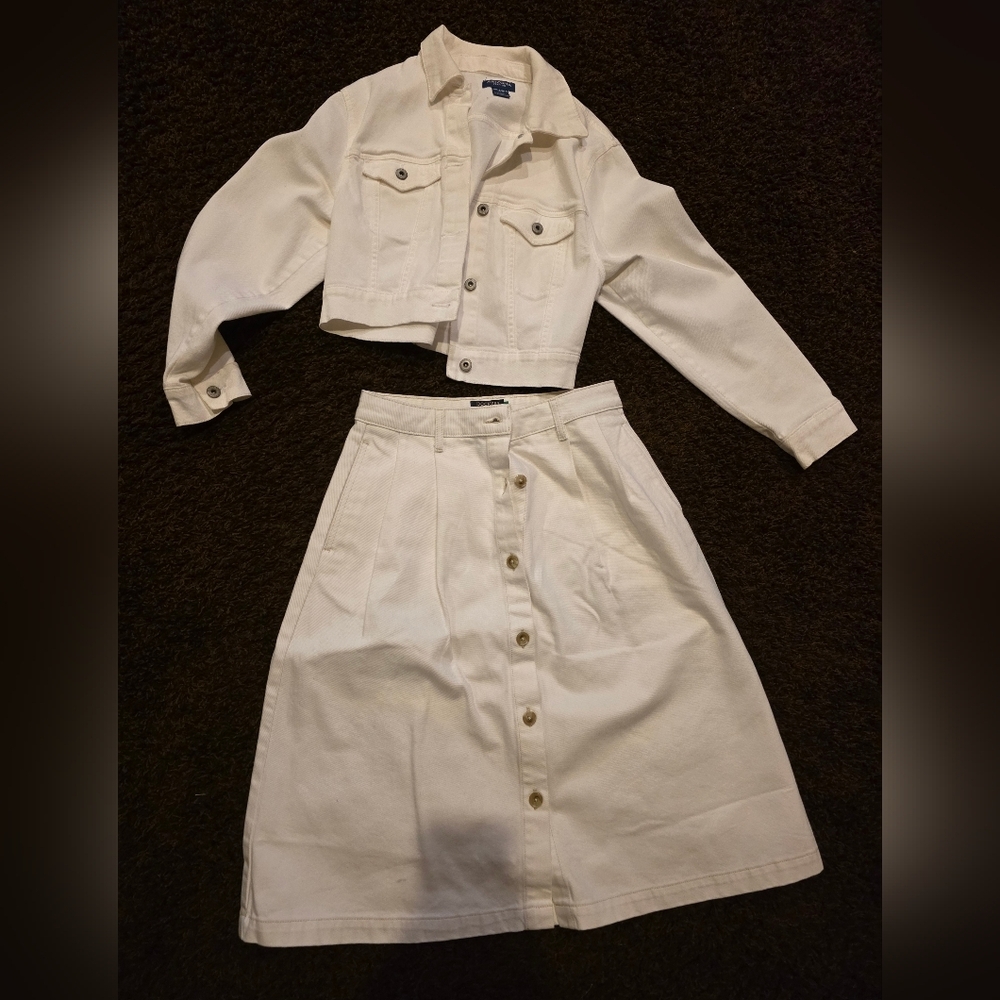 Arizona Too Size Small White Jacket and Dockers Brand Skirt Size 28 2 PC Set
